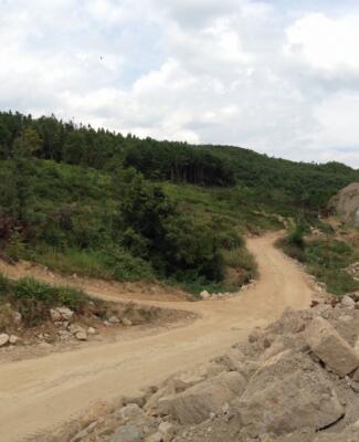 黔西南白云至龙里铁路林城二号、四号隧道 进口路基石方开挖爆破工程